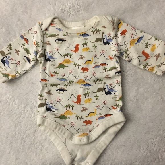 Two newborn one piece outfits - Picture 2 of 5